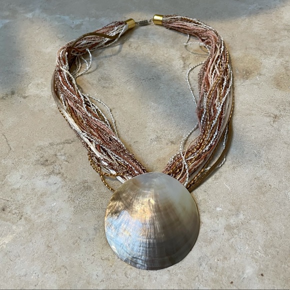 Statement Mother of Pearl shell necklace EUC
